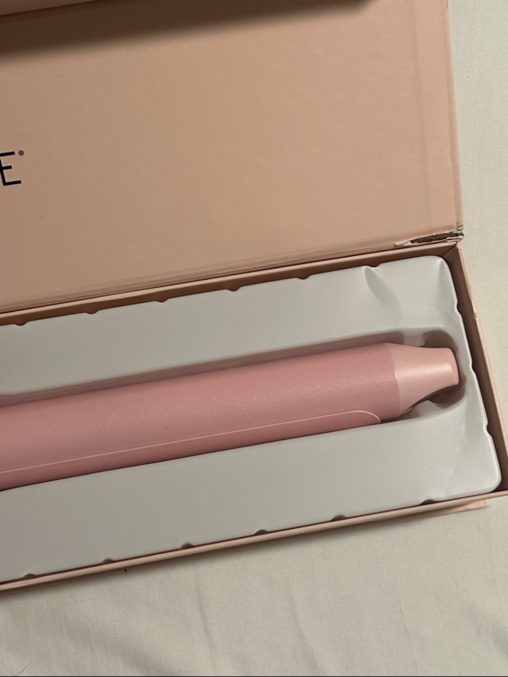 FOXYBAE Bounce Bae Pink 1.25" Ceramic Clip Curler - Picture 7 of 9